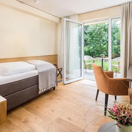 Отель Parkhotel 4*
